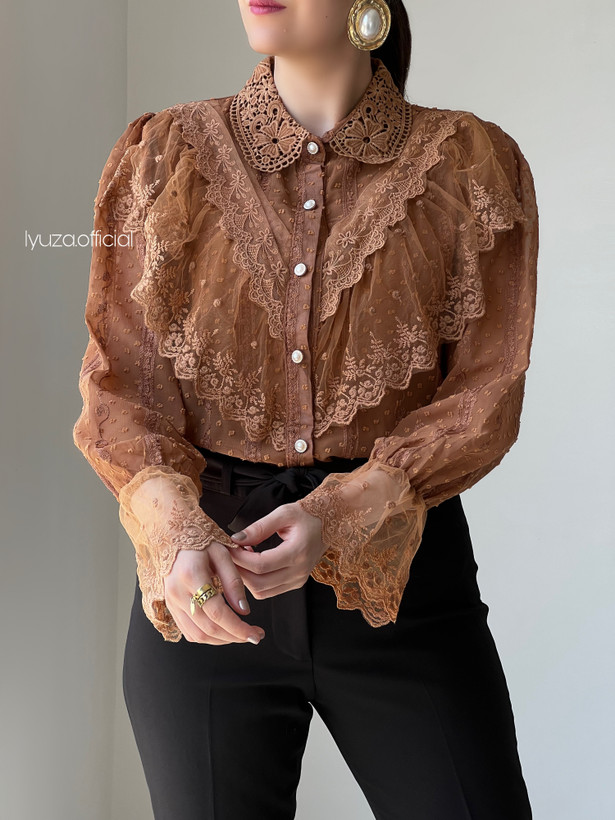 شومیز یقه گیپور وارداتی در ۶ رنگ